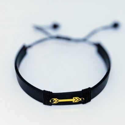 Gold Bracelet: Arrow Pattern