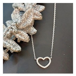 Gold Necklace: Heart in Diamonds